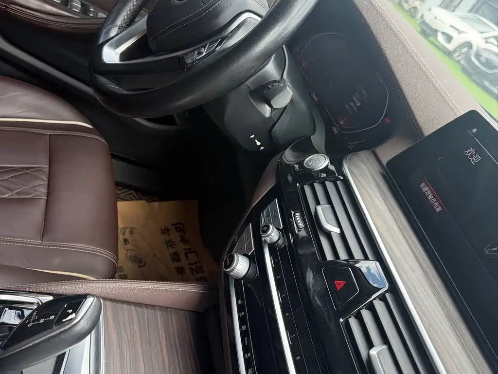 BMW 5 Series — фото 14