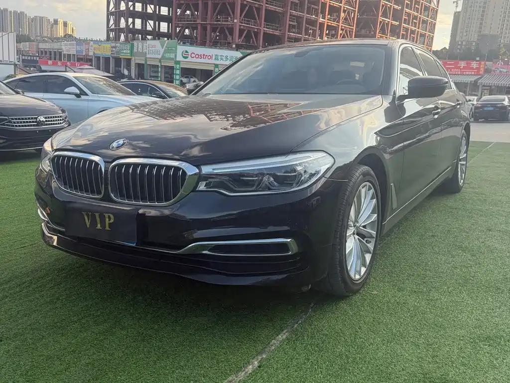 BMW 5 Series — фото 1