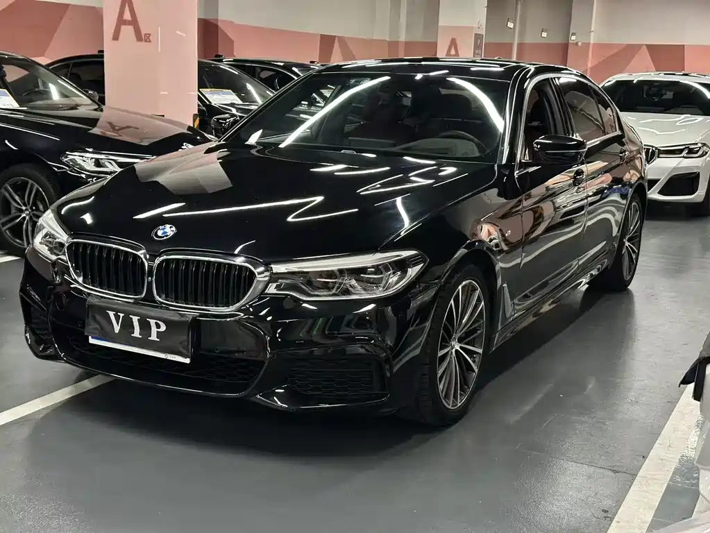 BMW 5 Series — фото 1