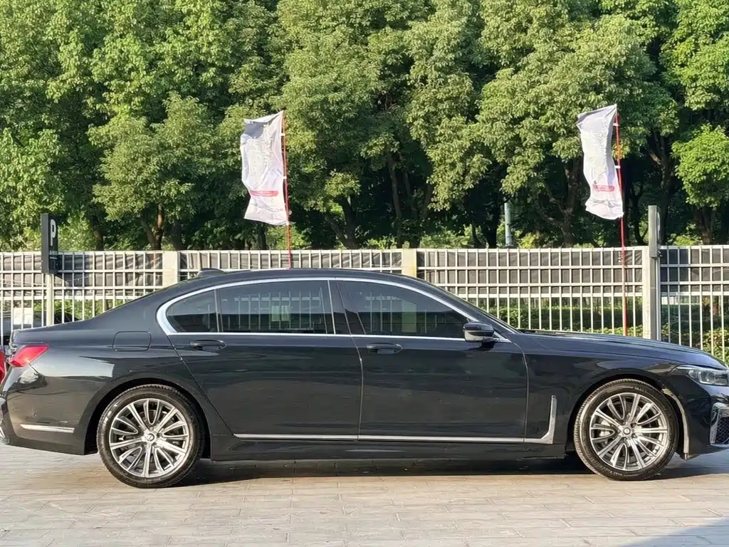 BMW 7 Series — фото 3