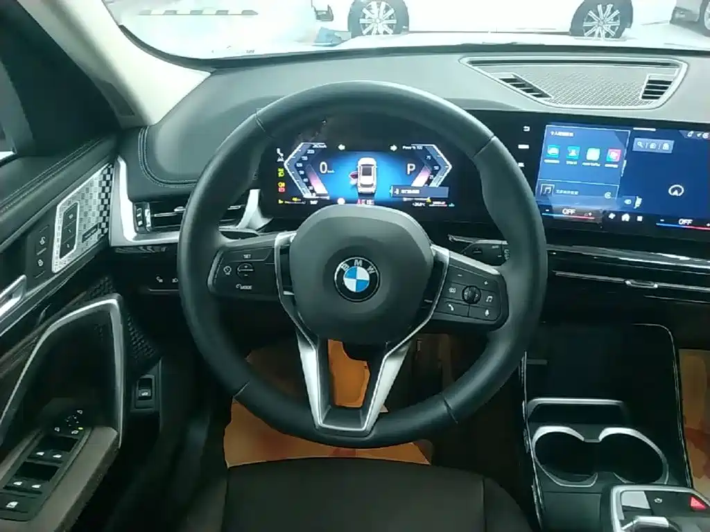 BMW X1 — фото 11