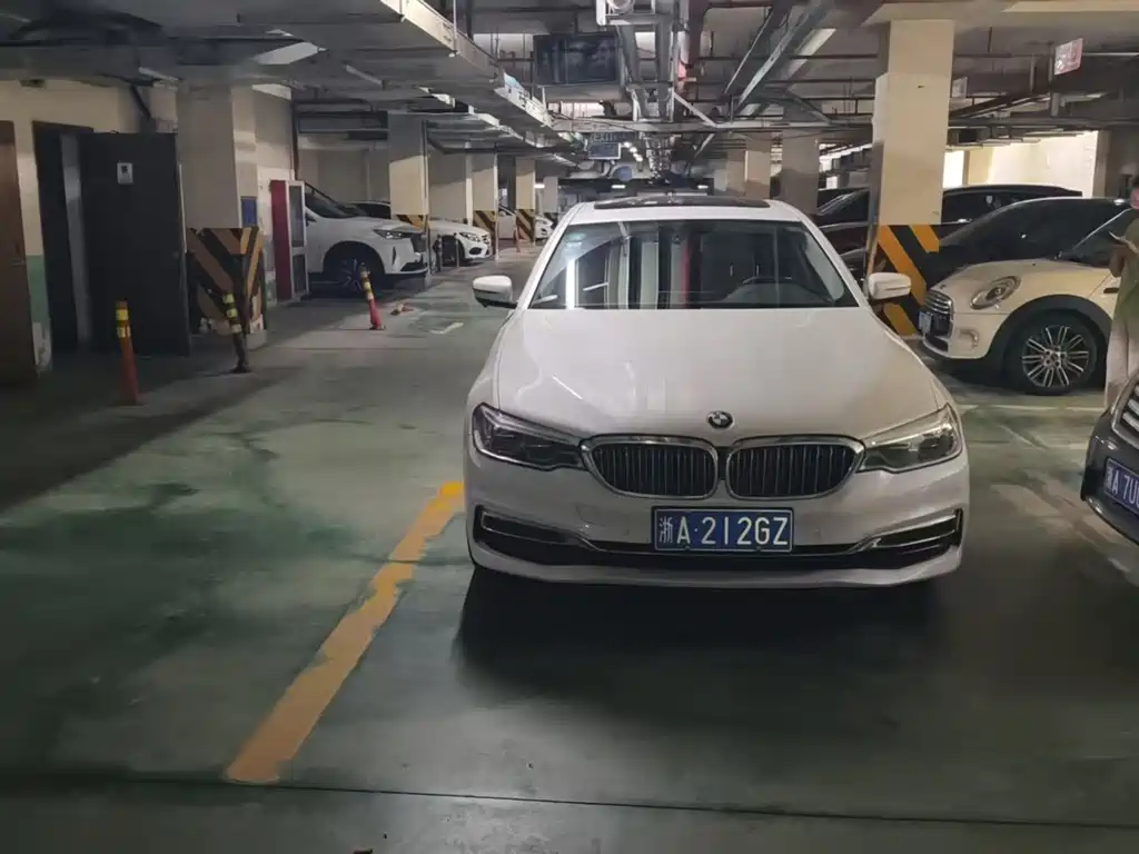 BMW 5 Series — фото 2