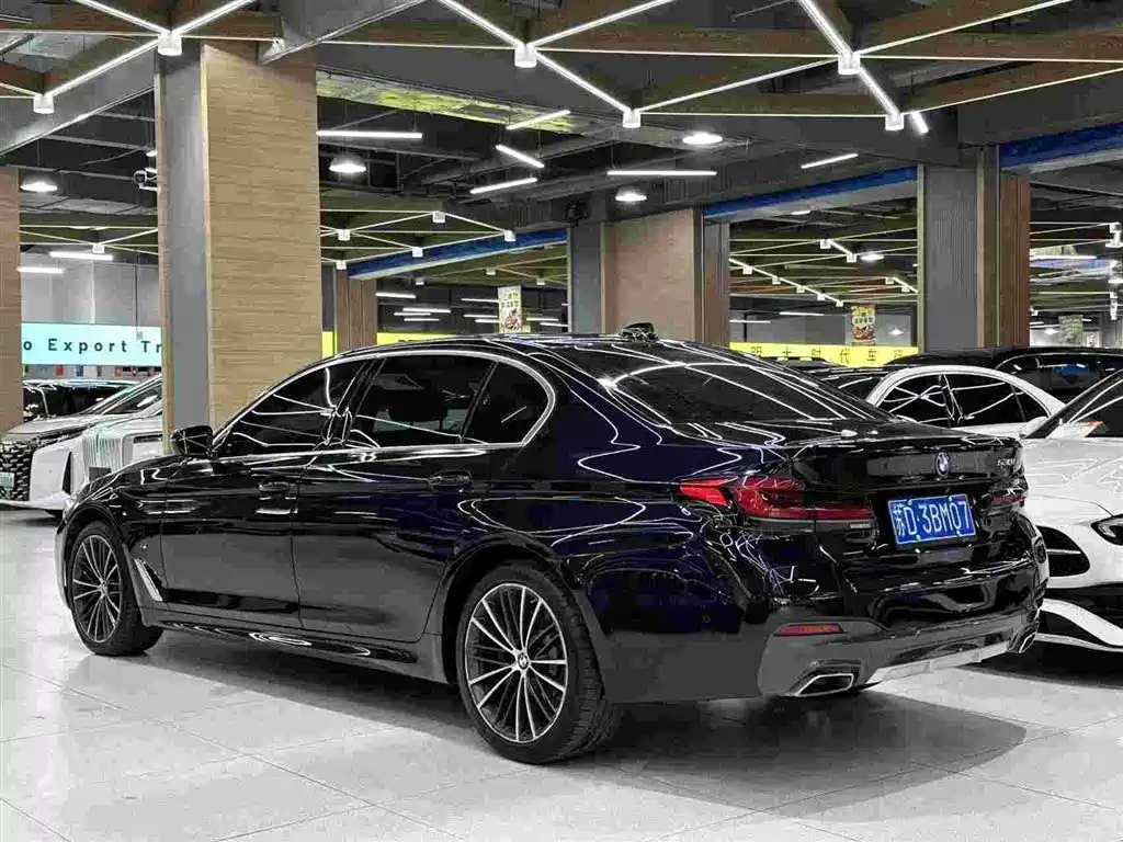 BMW 5 Series — фото 5
