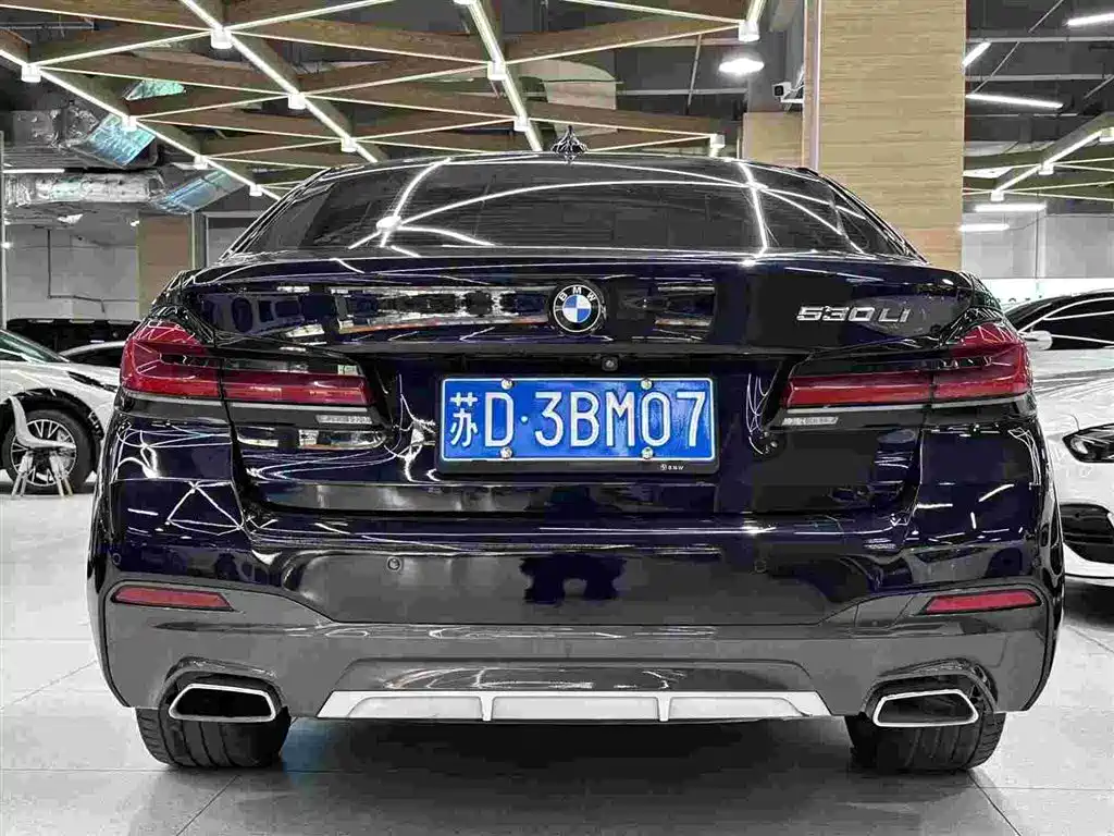 BMW 5 Series — фото 6
