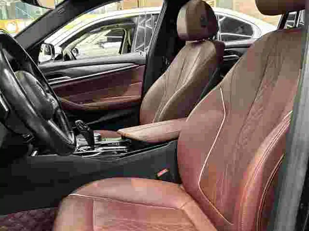 BMW 5 Series — фото 7