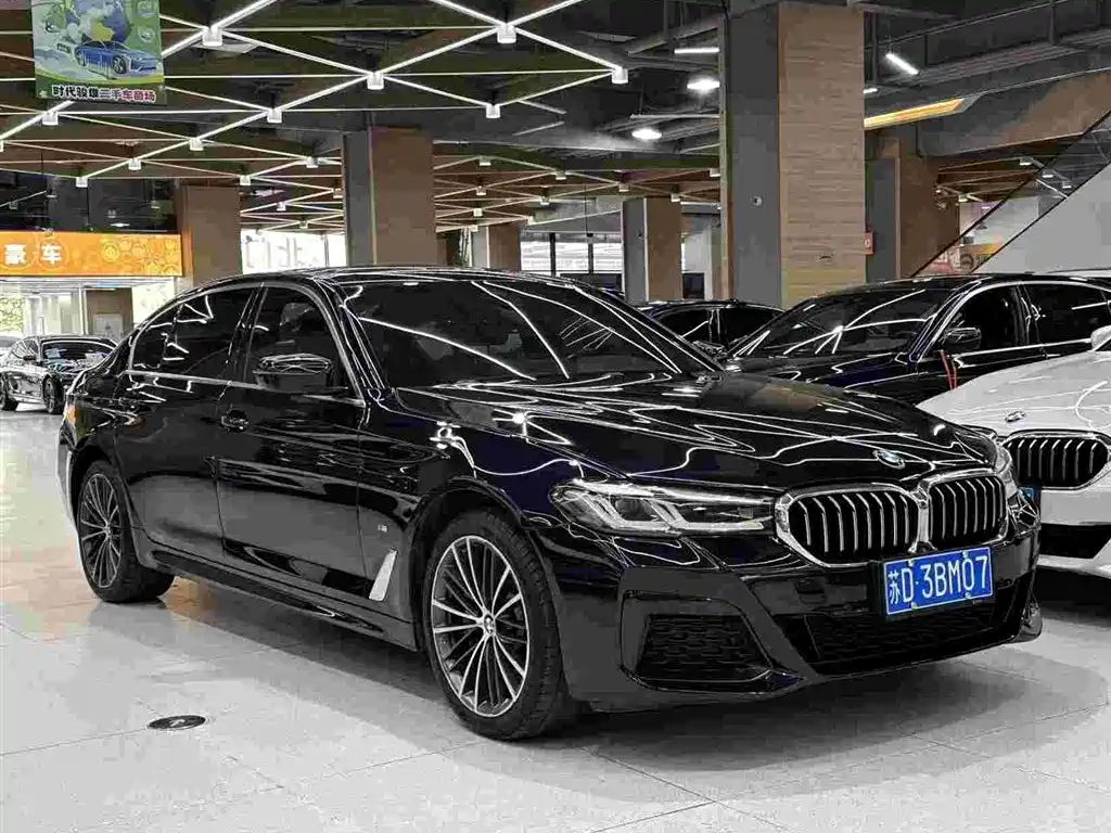 BMW 5 Series — фото 2