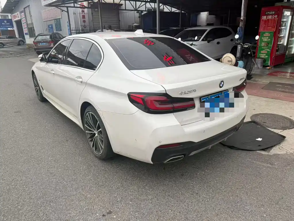 BMW 5 Series — фото 10