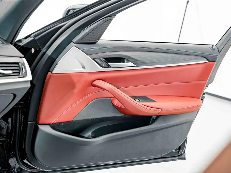 BMW 5 Series New Energy — фото 13