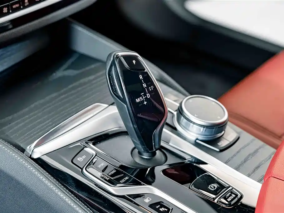 BMW 5 Series New Energy — фото 14