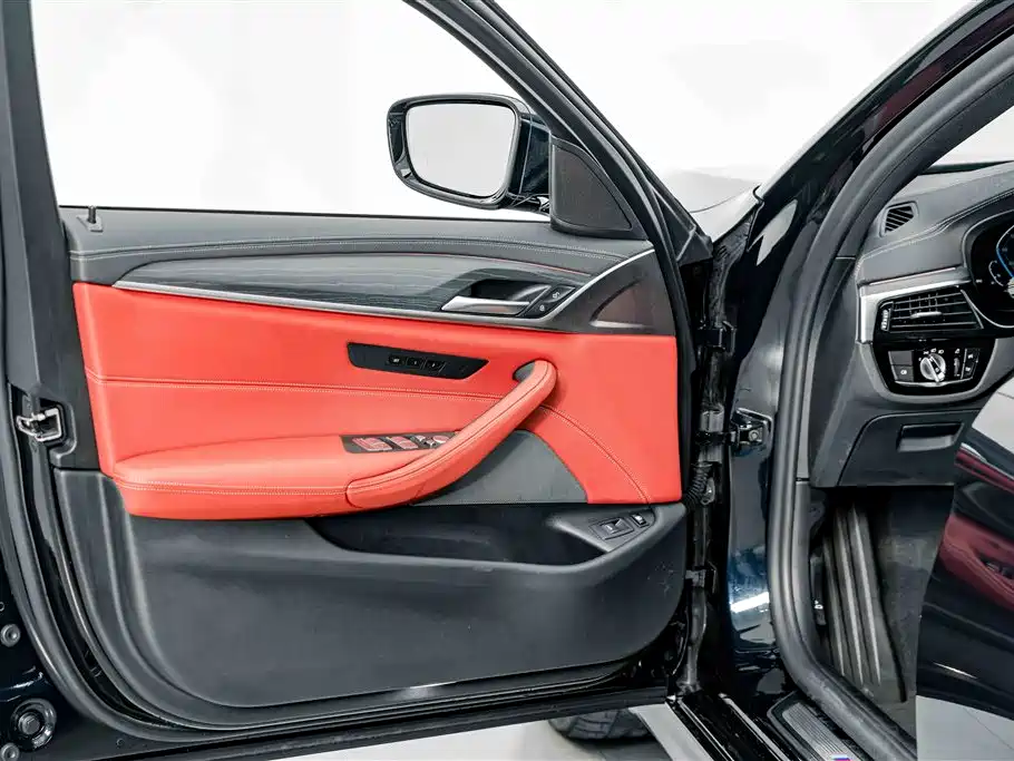 BMW 5 Series New Energy — фото 15