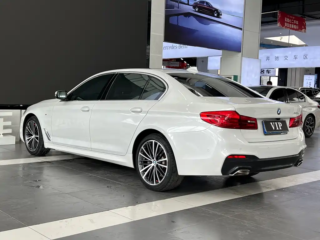 BMW 5 Series — фото 4