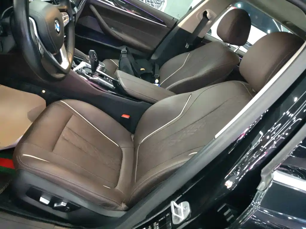 BMW 5 Series — фото 11