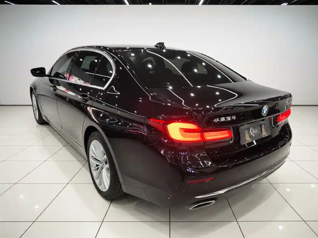 BMW 5 Series — фото 23