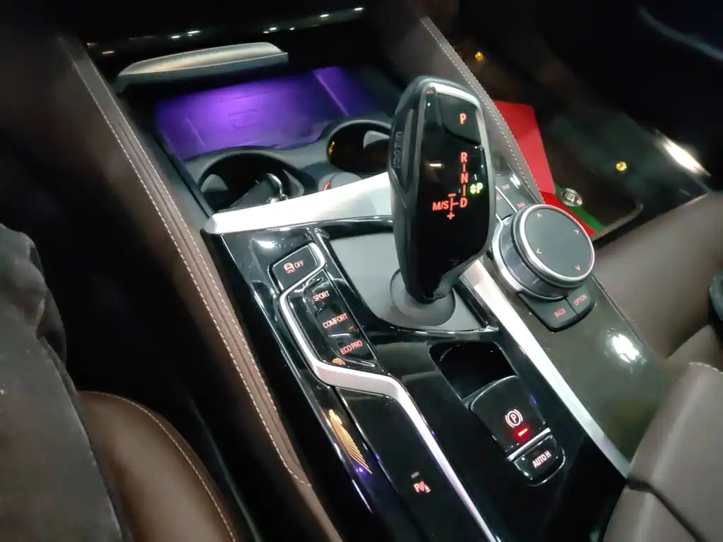 BMW 5 Series — фото 10