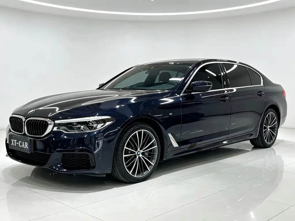 BMW 5 Series — фото 1