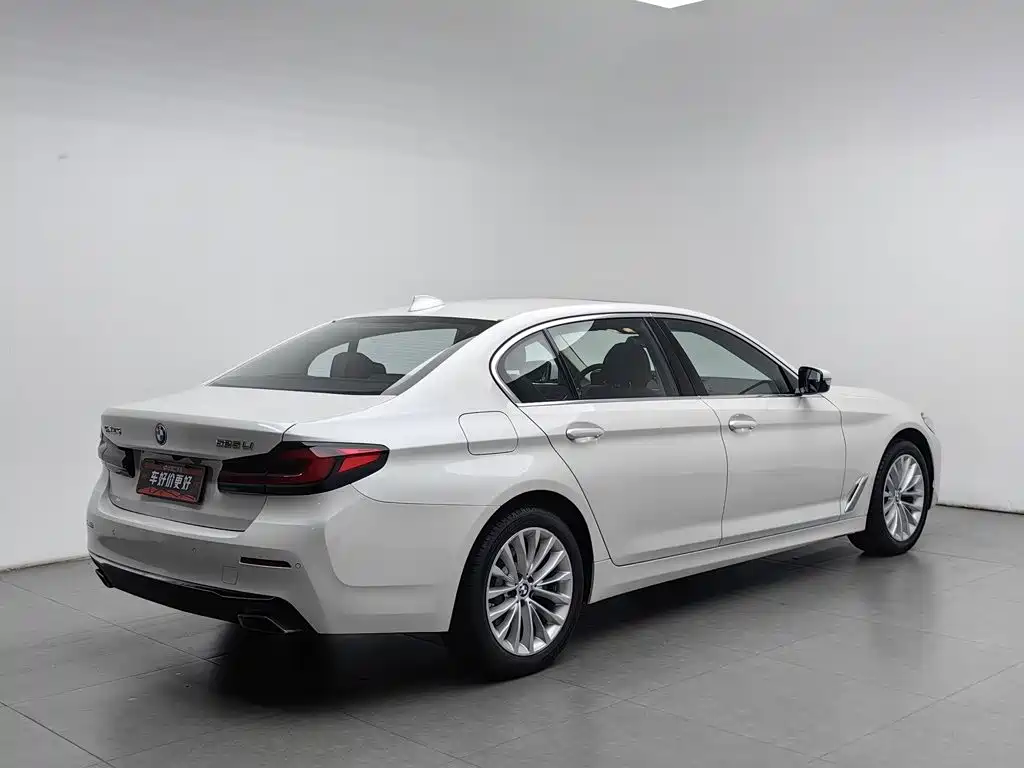 BMW 5 Series — фото 2