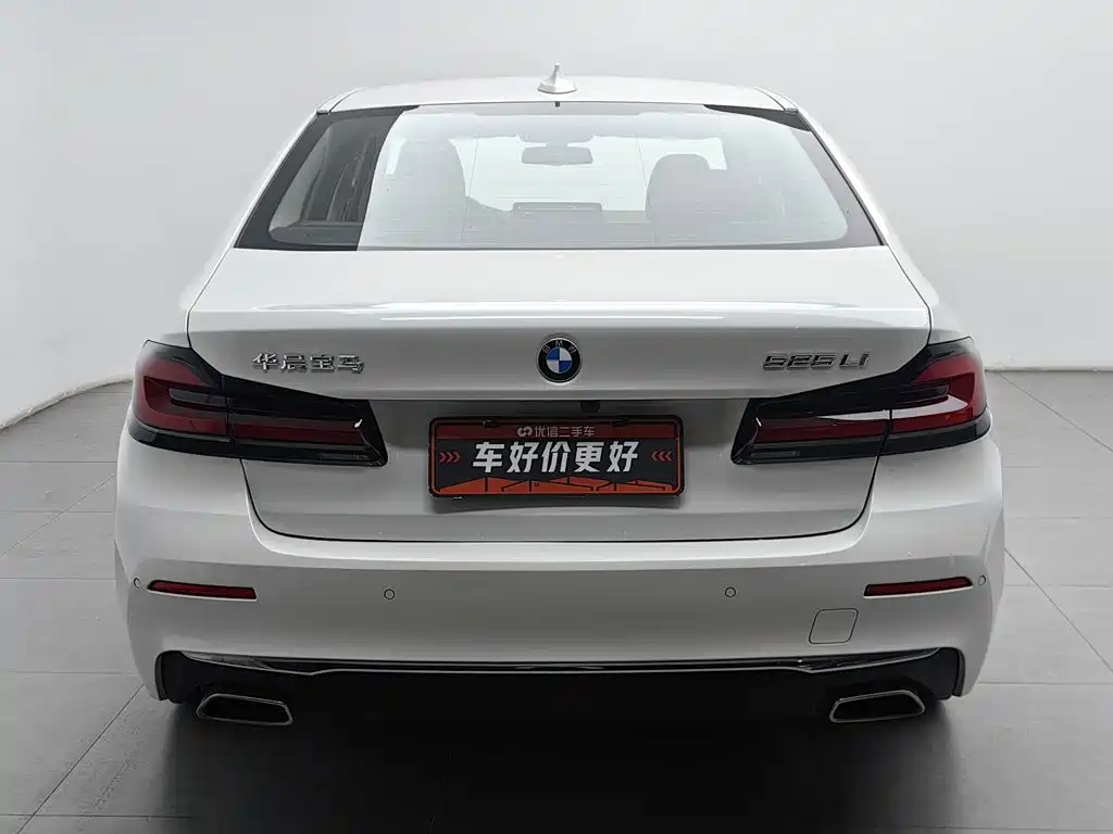 BMW 5 Series — фото 4