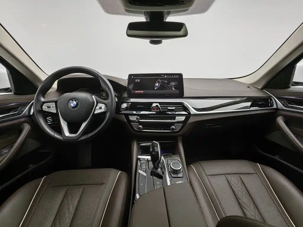 BMW 5 Series — фото 5