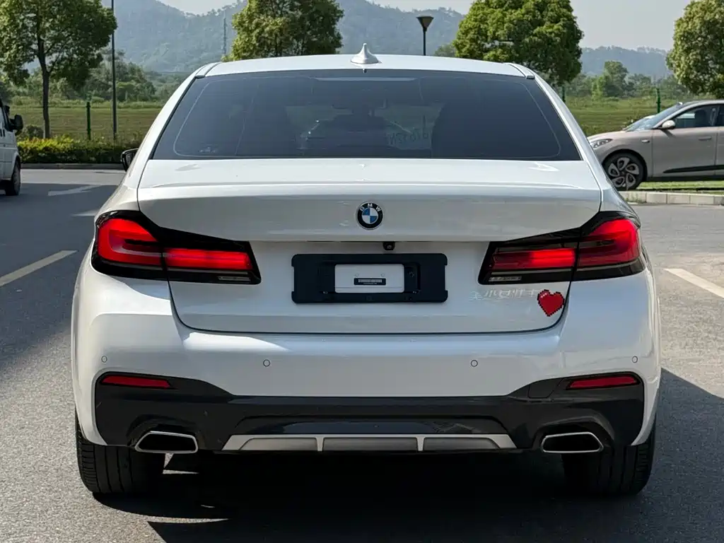 BMW 5 Series — фото 5
