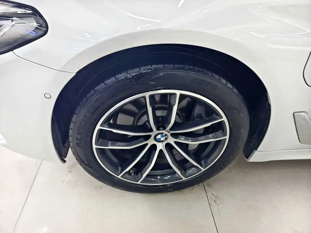 BMW 5 Series New Energy — фото 15