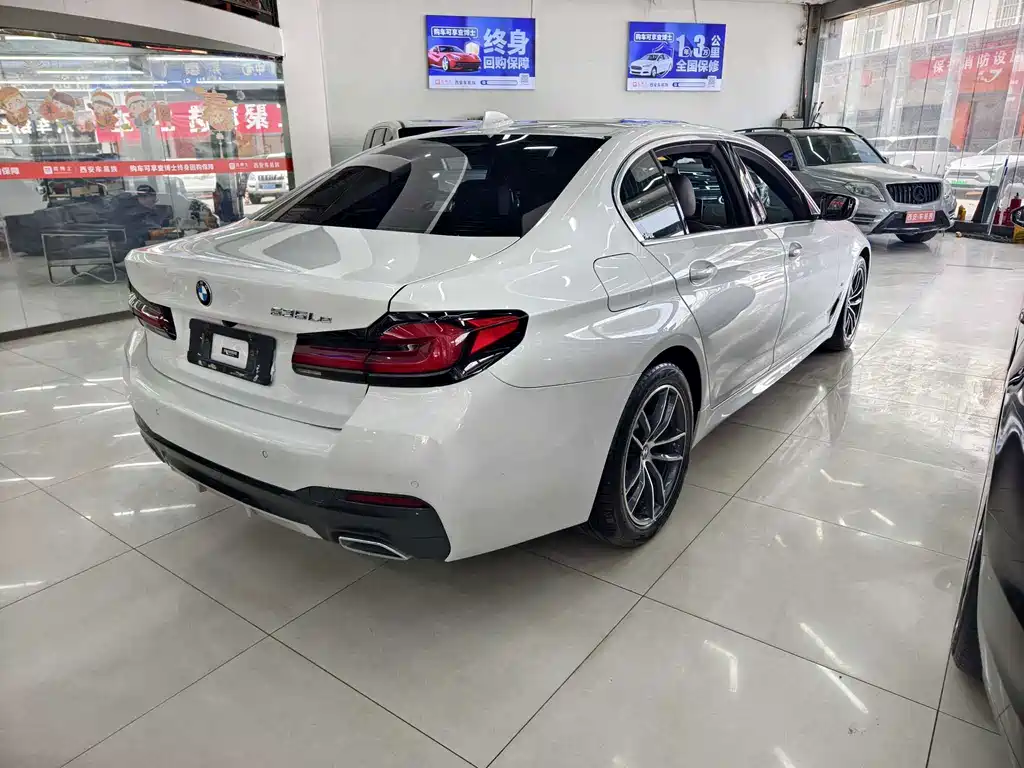 BMW 5 Series New Energy — фото 17