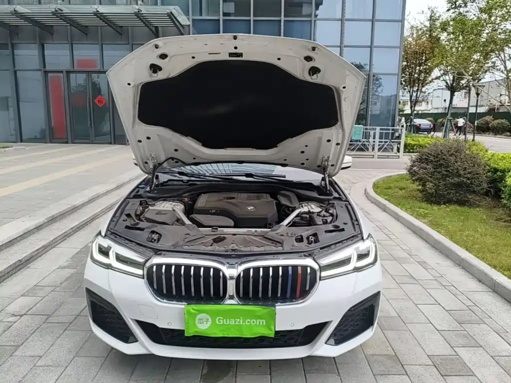 BMW 5 Series — фото 20