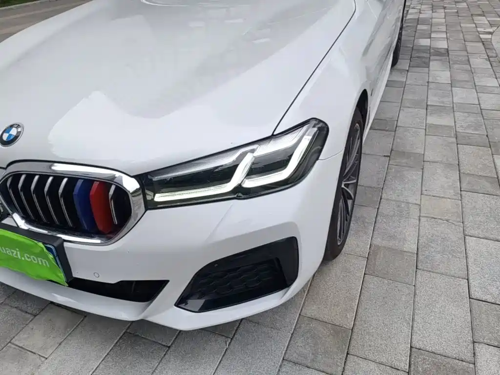 BMW 5 Series — фото 24