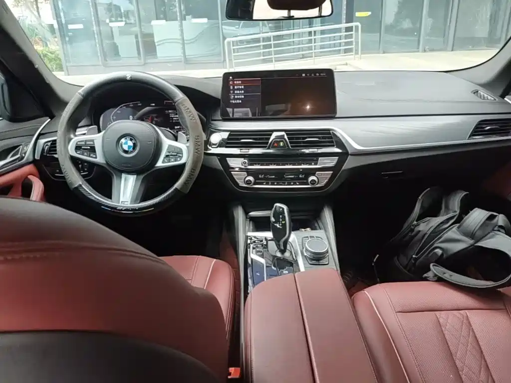 BMW 5 Series — фото 10