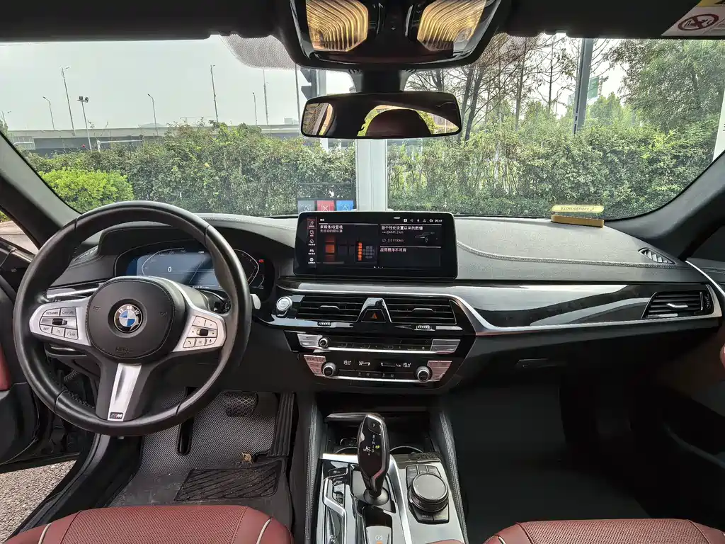 BMW 5 Series — фото 11