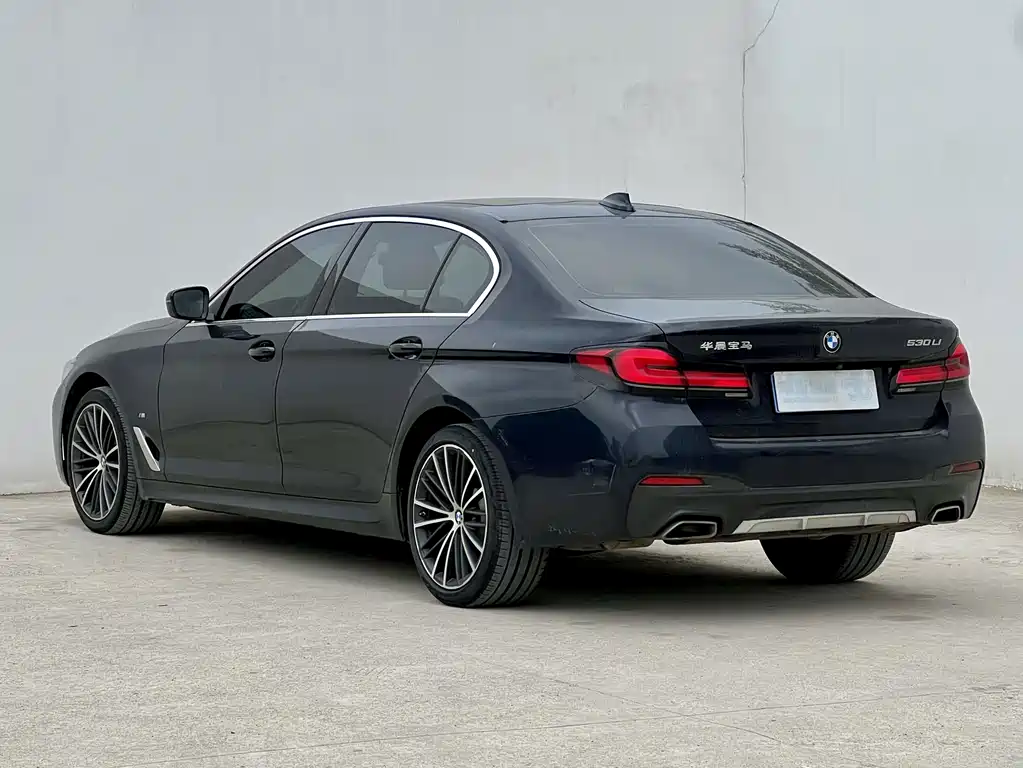BMW 5 Series — фото 3