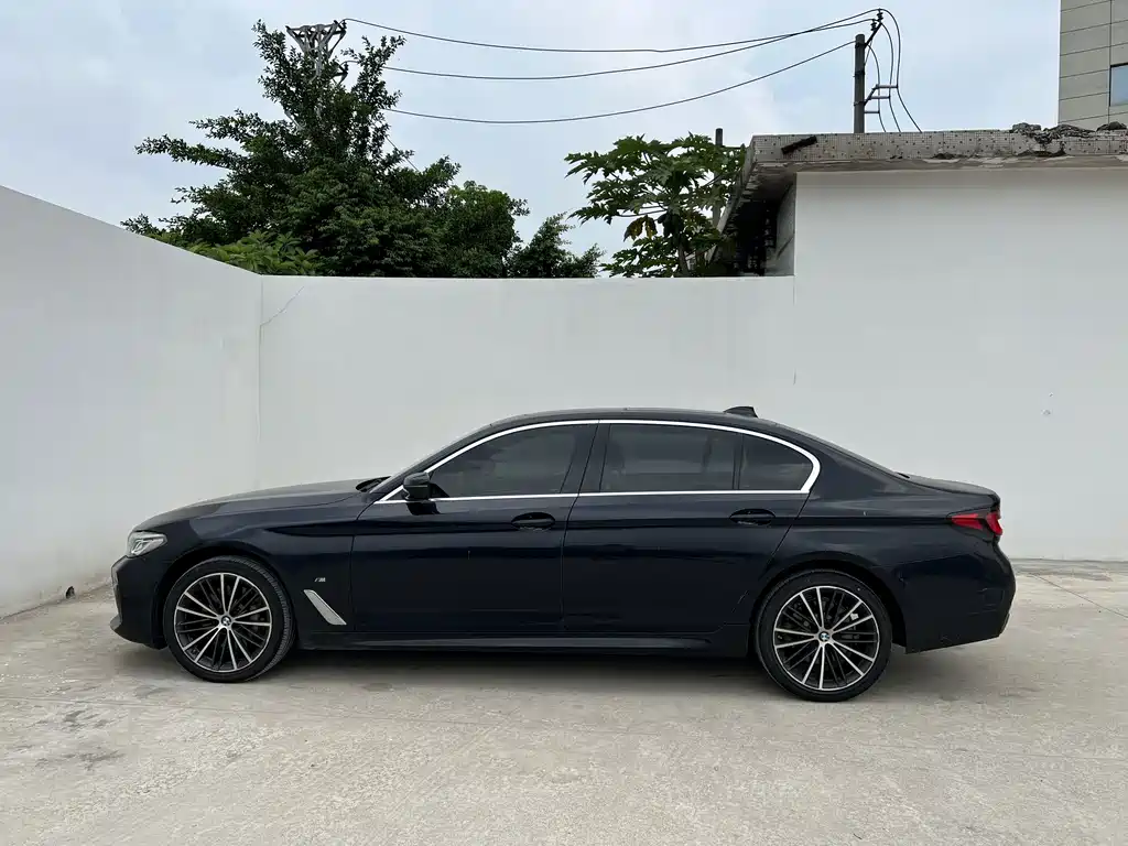 BMW 5 Series — фото 5