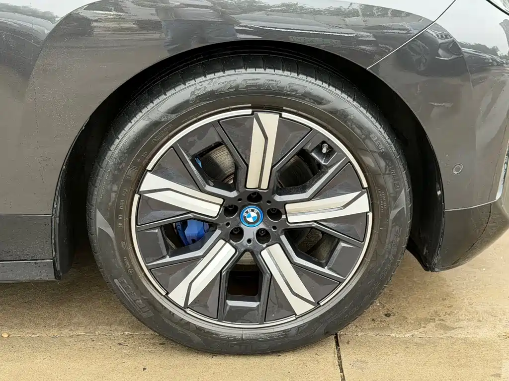 BMW iX — фото 14