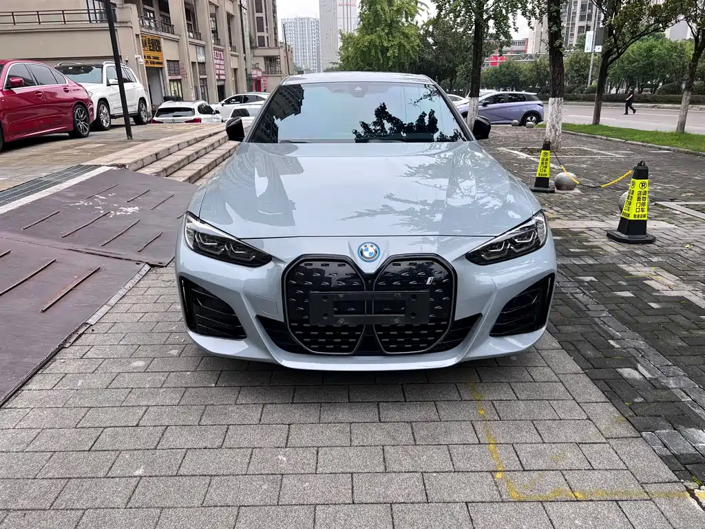 BMW i4 — фото 2