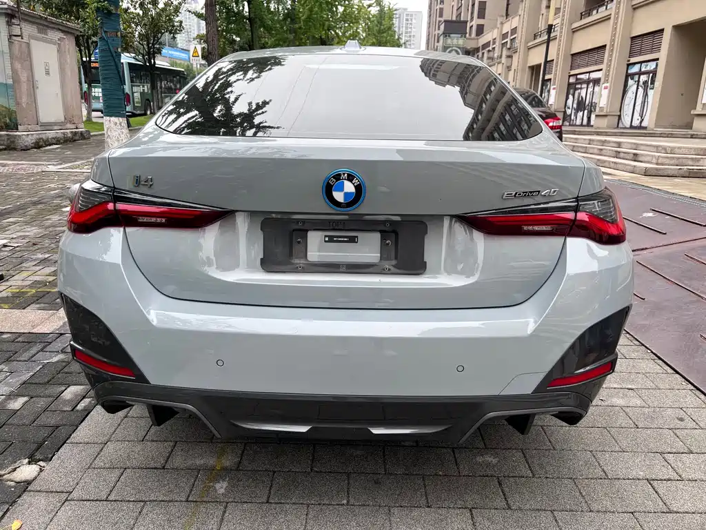 BMW i4 — фото 6