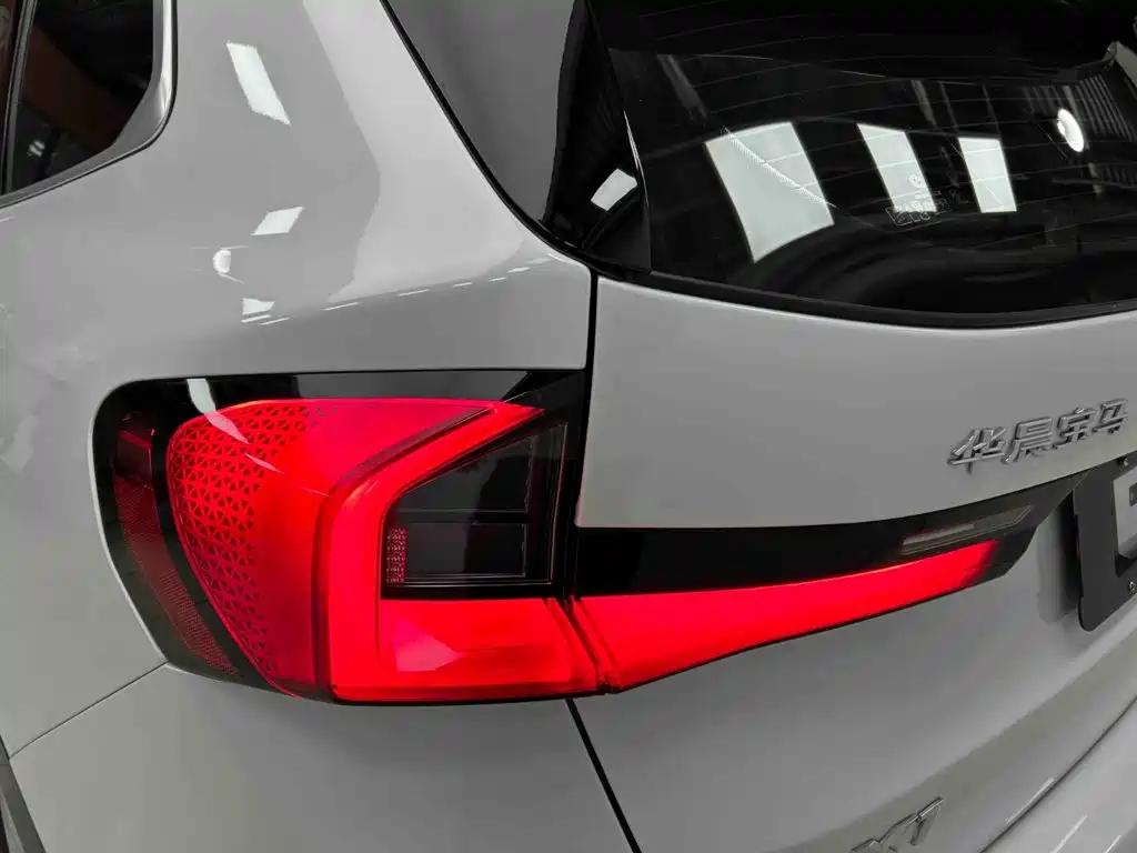 BMW X1 — фото 25