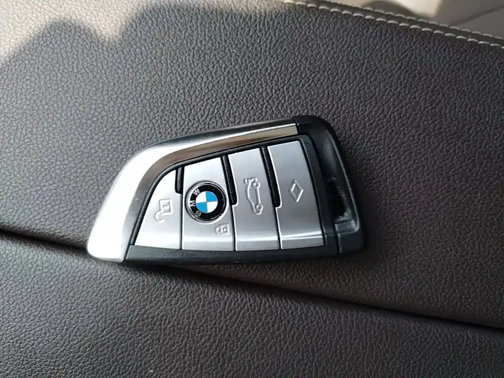 BMW 5 Series — фото 11