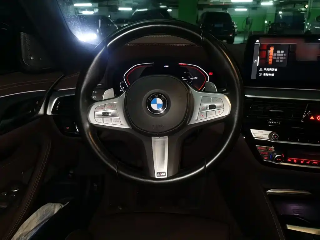 BMW 5 Series — фото 13