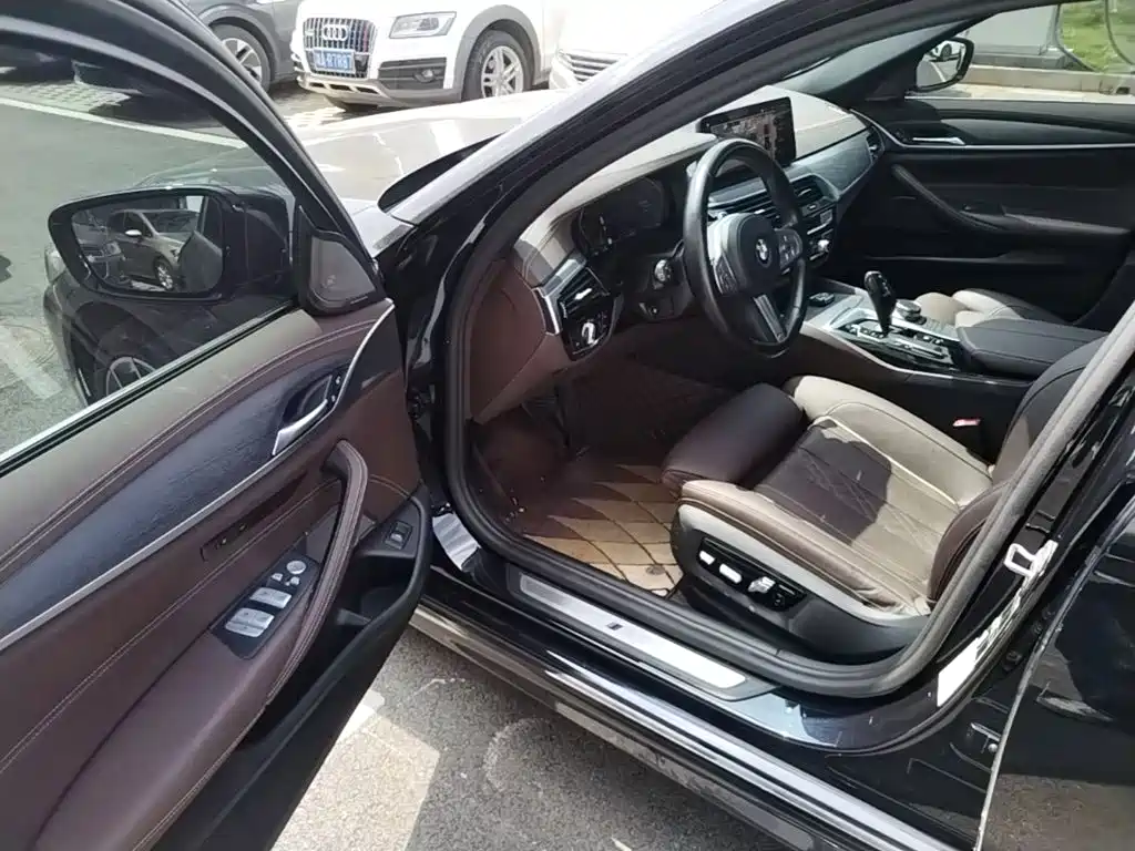 BMW 5 Series — фото 19