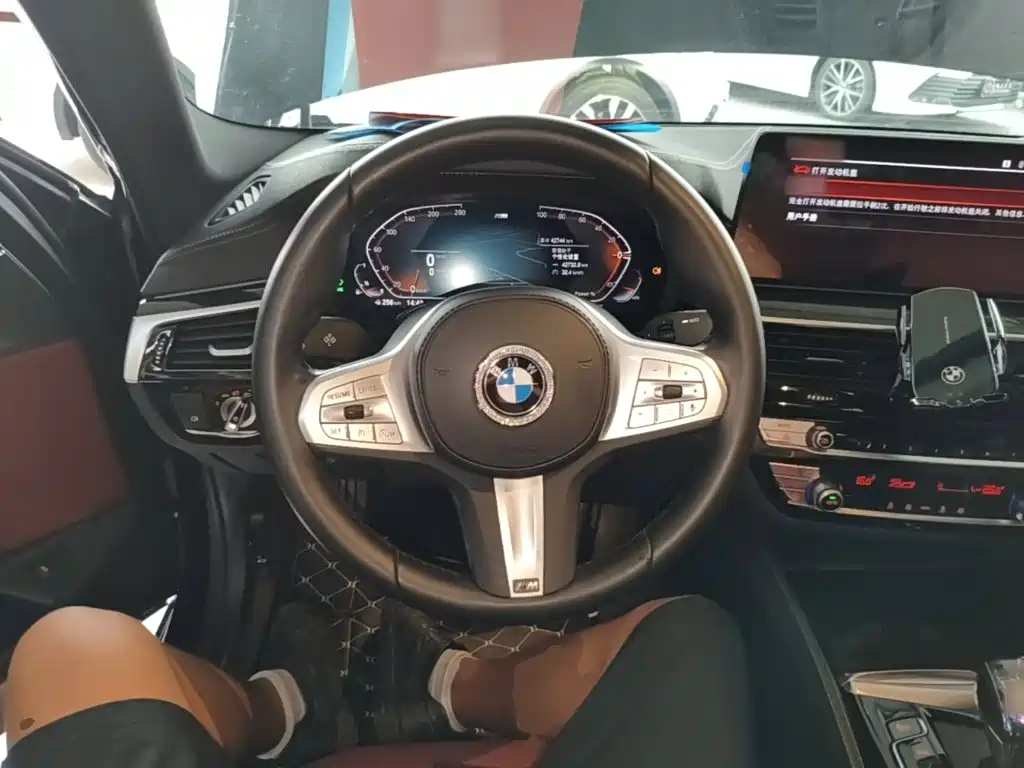 BMW 5 Series — фото 11