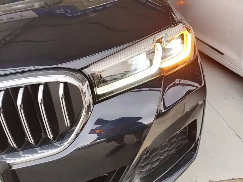 BMW 5 Series — фото 24