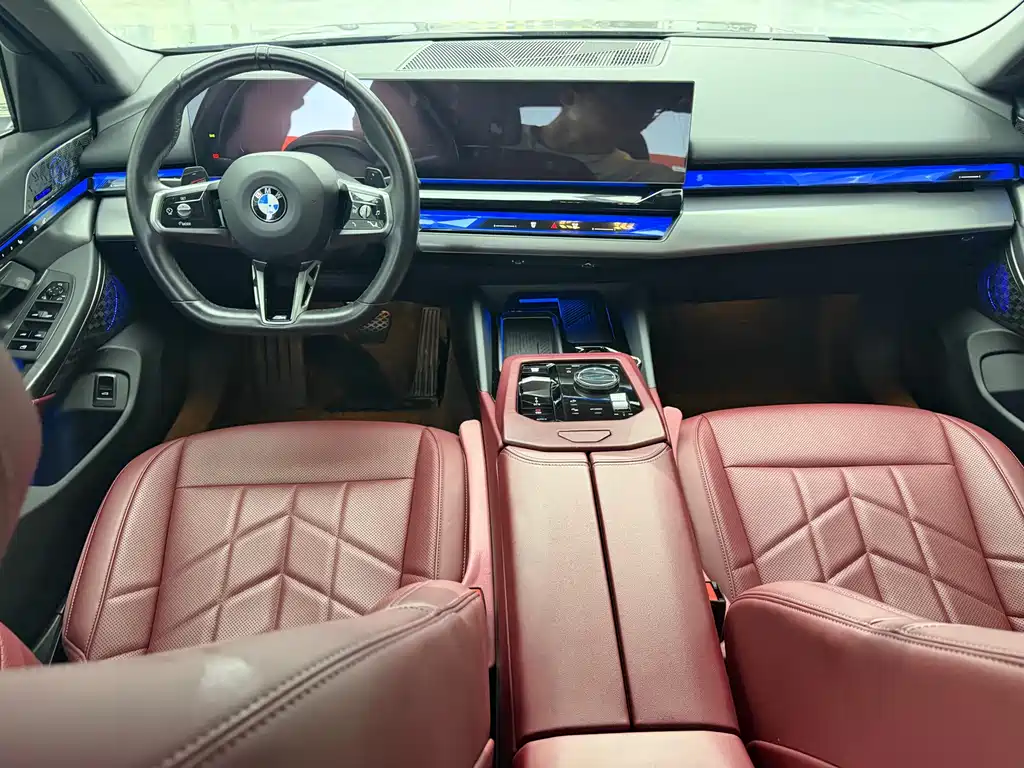 BMW 5 Series — фото 13