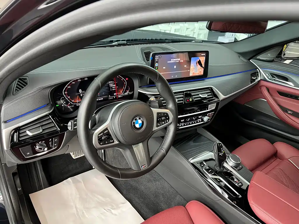 BMW 5 Series — фото 14