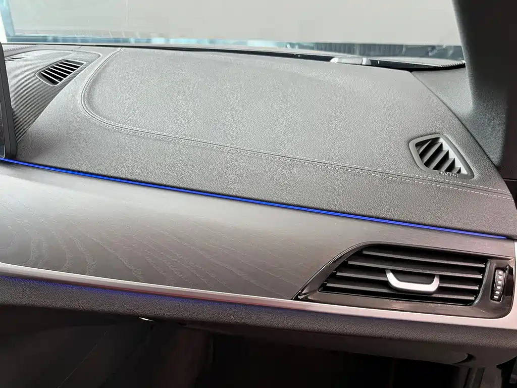 BMW 5 Series — фото 21