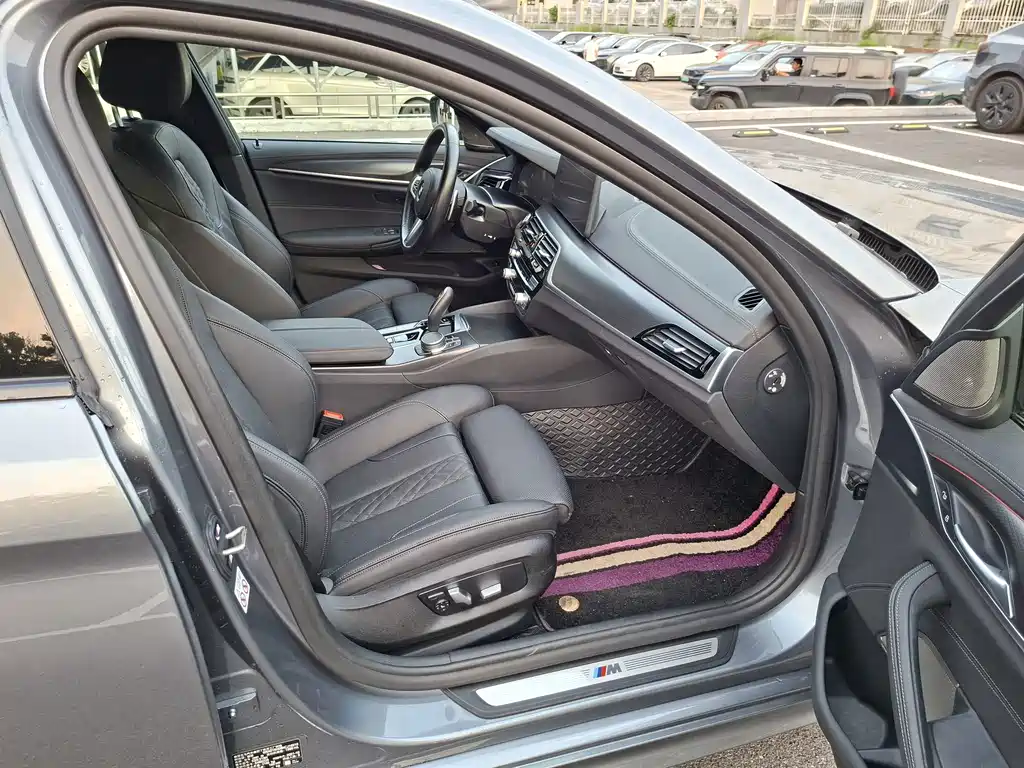 BMW 5 Series (Import) — фото 17
