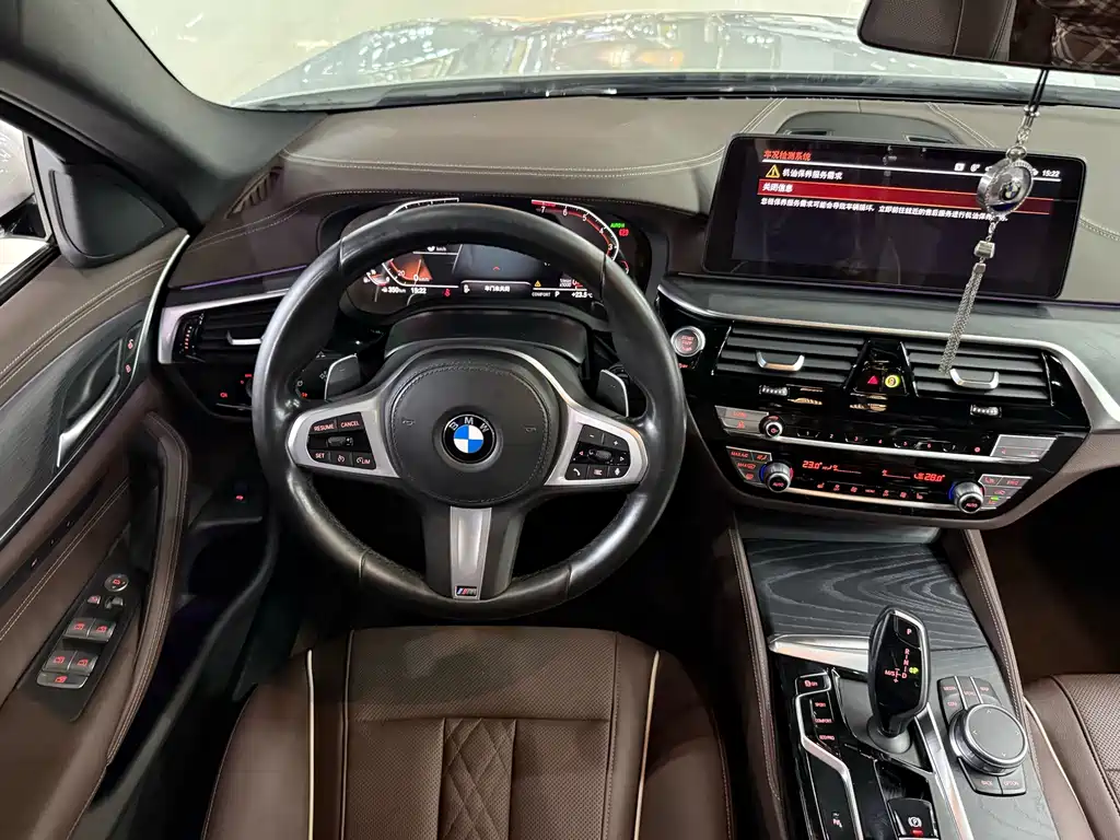 BMW 5 Series — фото 10