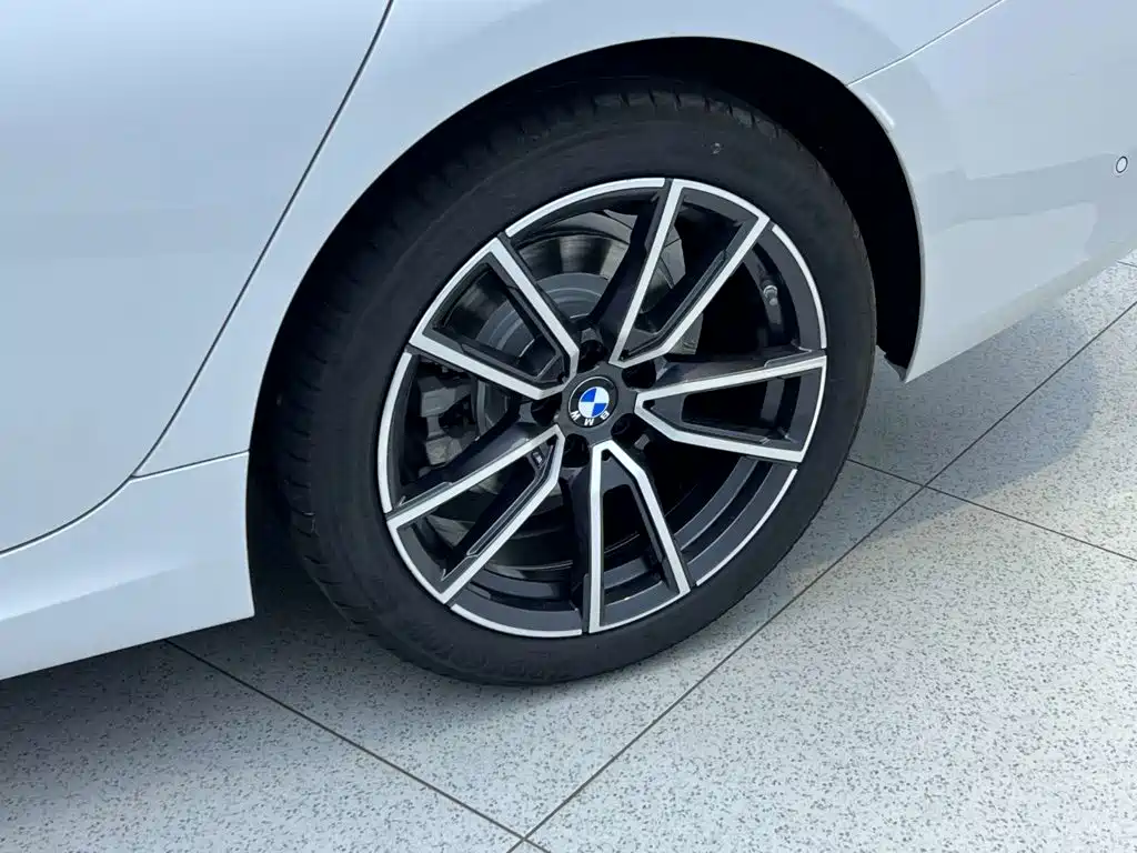 BMW 3 Series — фото 32