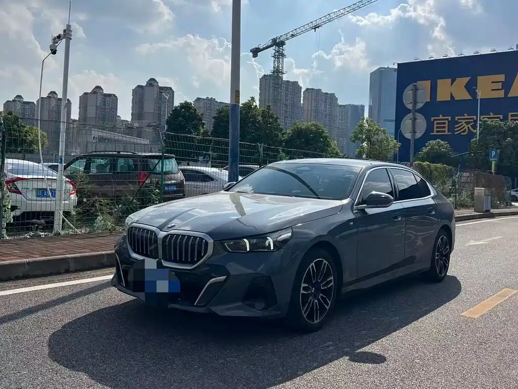 BMW 5 Series — фото 2