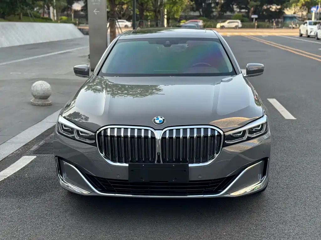 BMW 7 Series — фото 2