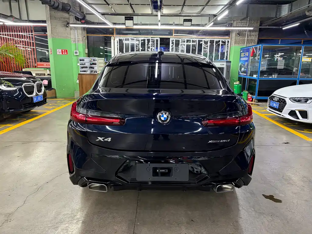 BMW X4 — фото 4