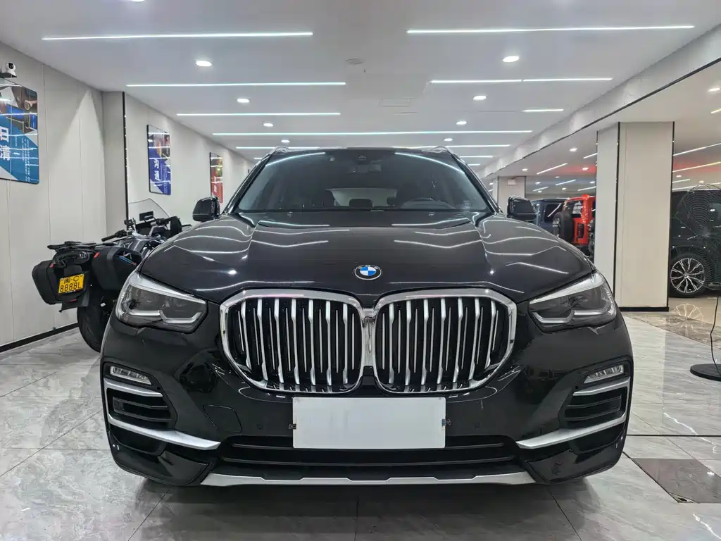 BMW X5 (Import) — фото 2